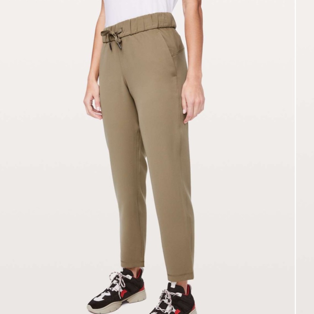 Lululemon on the fly pant